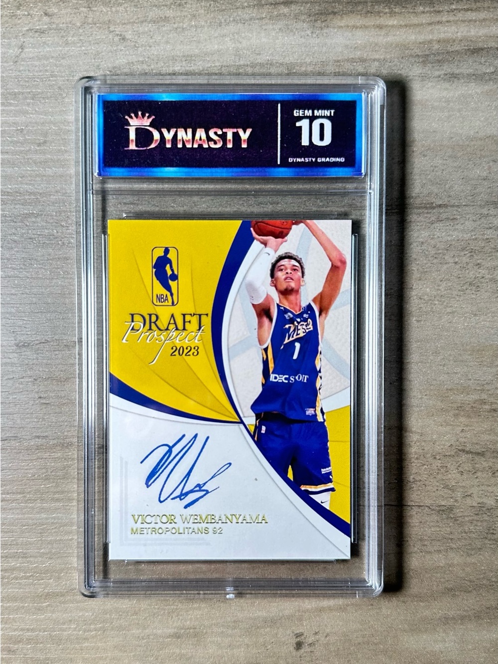 Victor Wembanyama Signed Gem Mint 10 Rookie Novelty Basketball Card. Spurs.